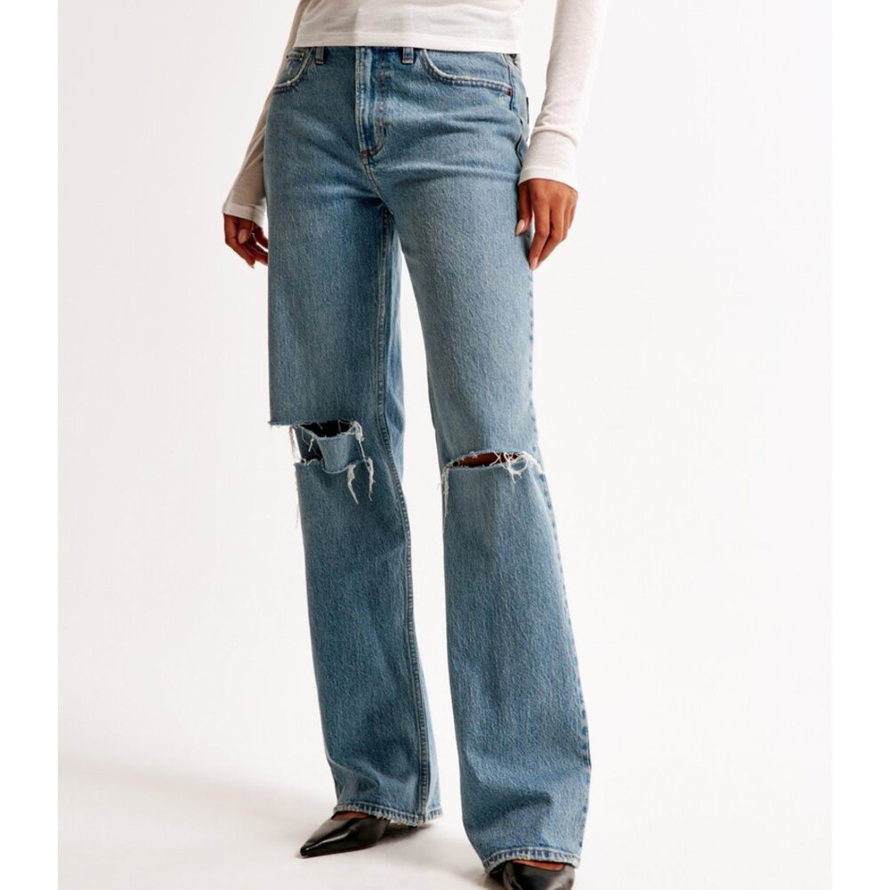 Abercrombie & Fitch Light Blue Distressed Women Jeans